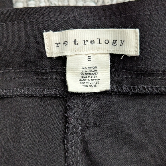 Retrology Women's Black Pants With Open Bow Detailing At The Hem - Picture 5 of 5